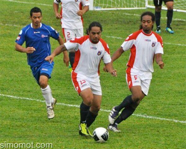 Udah Tau Belum Gan? Johnny Jaiyah Saelua, Pesepakbola Transgender Pertama di Dunia