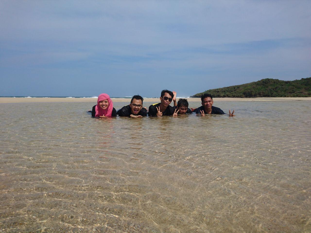 Sudahkah GanSis ke Pantai di Ujung Genteng?