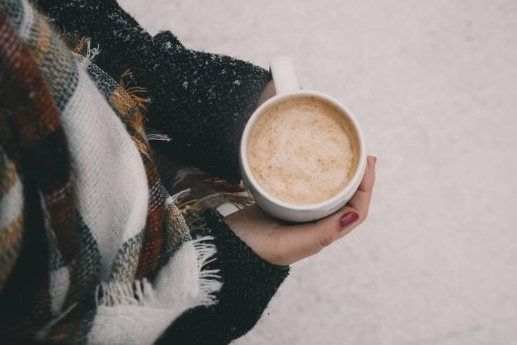 Nyeri Saat Menstruasi Itu Neraka! 9 Cara Alami Ini Bisa Bantu Atasi Sakitnya