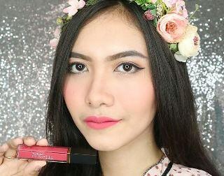 Kesel Karena Lipstik Yang Kamu Pake Nempel Di Mana-Mana ? Ini Tips Ngatasinnya