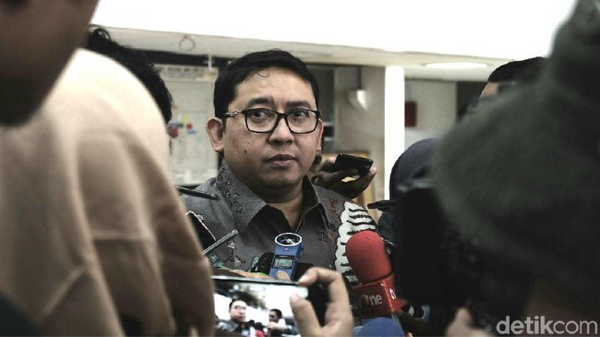 Fadli Zon: Prabowo Beri Warning di Pidato 'Indonesia Bubar 2030'