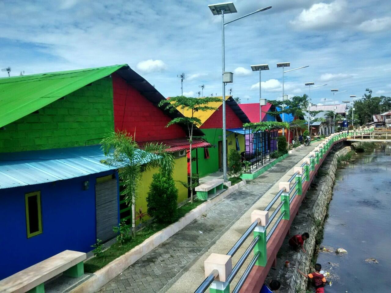 6 Tempat Wisata  Warna  warni  di Indonesia yang Keren Buat 