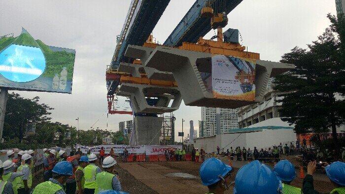 Proyek LRT Kelapagading-Velodrome Roboh, Polisi Harus Umumkan Hasil Investigasinya