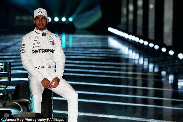 Gokil, Total Sponsor di Jaket Balap Hamilton Musim 2018 Bernilai 112 Juta Euro