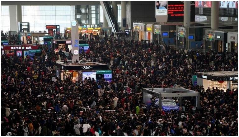 Ini Aneka Kelakuan Turis China yang Bikin Geram