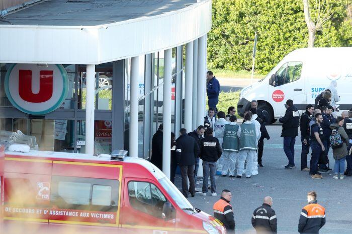 Aksi heroik polisi dalam aksi penyanderaan di Prancis
