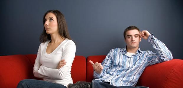 Kebiasaan Kecil yang Bisa Picu Pasangan Berselingkuh 