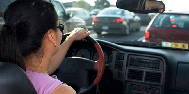 Tips mengatasi jenuh, bosan bahkan pusing saat macet melanda