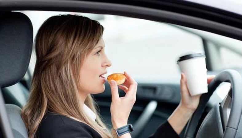 Tips mengatasi jenuh, bosan bahkan pusing saat macet melanda
