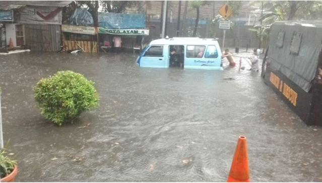 Hujan Deras, Sejumlah Wilayah di Jakut Terendam Banjir