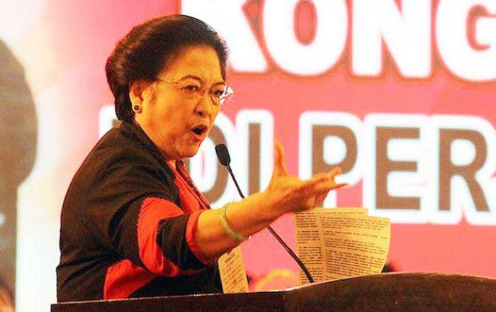 PDIP Ancam Turunkan 15 Ribu Orang Kepung Istana Jika Harga BBM Naik