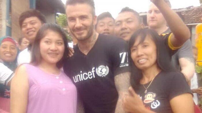 Blusukan di Semarang, Begini Foto David Beckham Sampai Dipepet Ibu-ibu