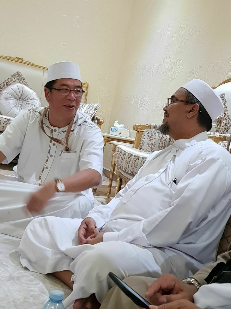 Demi Raup Suara Islam, Calon Wali Kota Bekasi ini Rela Datangi Habib Rizieq di Arab
