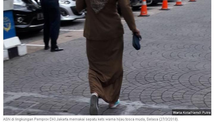 PNS Pemprov DKI Langgar Aturan Pakaian Dinas