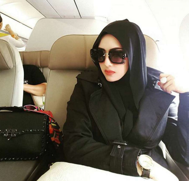 Pesona Yulia Mochamad, Istri Ketiga Opick