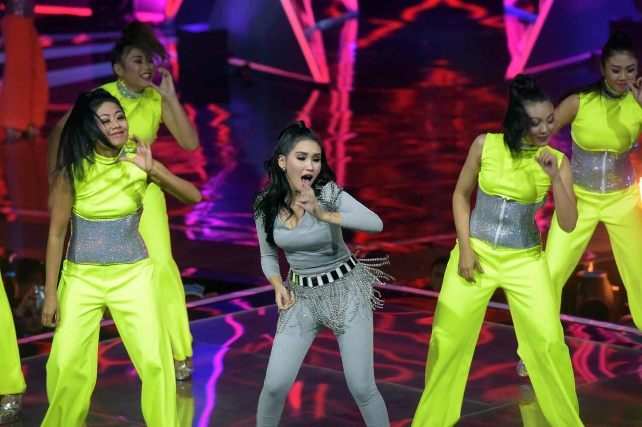 Ayu Ting Ting, Sexy saat joged