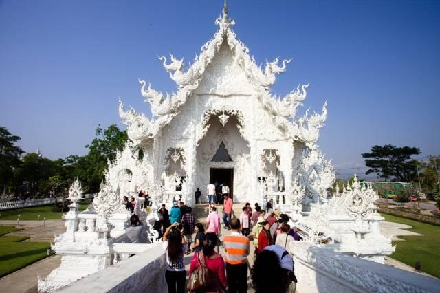 White Temple Wisata Unik Nan Ciamik di Chiang Rai