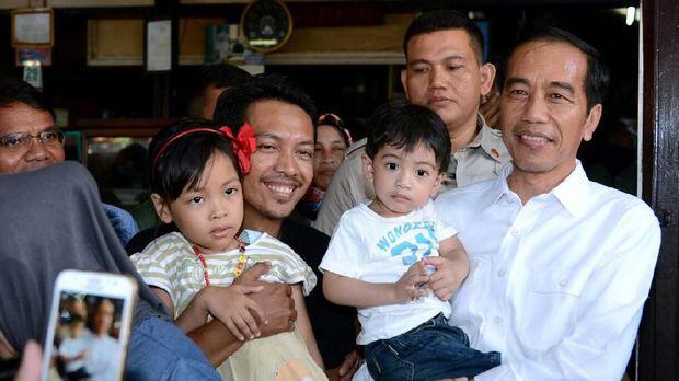 Santap Soto Solo, Jokowi Sebut Pentingnya Waktu bagi Keluarga