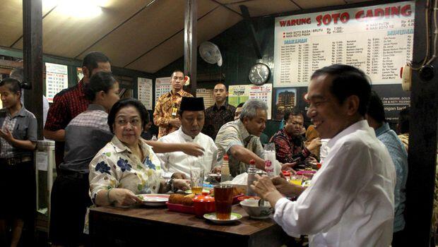 Santap Soto Solo, Jokowi Sebut Pentingnya Waktu bagi Keluarga