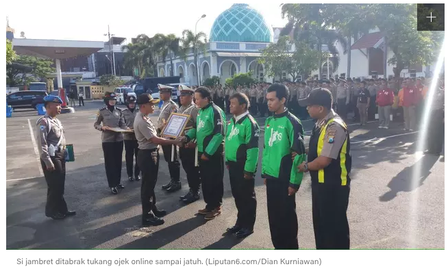 Lumpuhkan Jambret, 3 Tukang Ojek Online Dapat Penghargaan dari Polisi