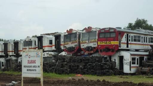 BALADA KERETA BANDARA DAN JADWAL KRL HOROR