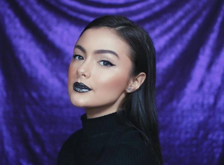 10 Inspirasi Make-up Natural Amanda Rawles Ini Bikin Kamu Cantik Sesuai Umur