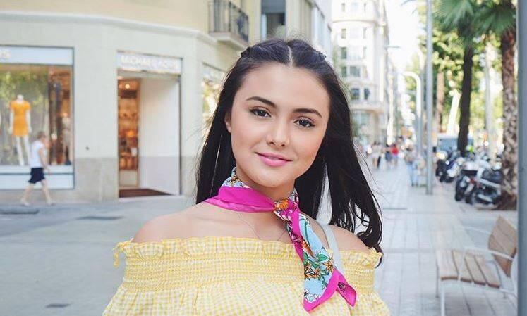 10 Inspirasi Make-up Natural Amanda Rawles Ini Bikin Kamu Cantik Sesuai Umur