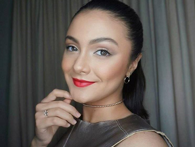 10 Inspirasi Make-up Natural Amanda Rawles Ini Bikin Kamu Cantik Sesuai Umur