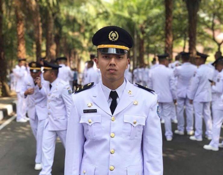 Curi Perhatian, 10 PNS Ini Tampannya Berlebihan. Ada yang Masih Available Nggak Ya?