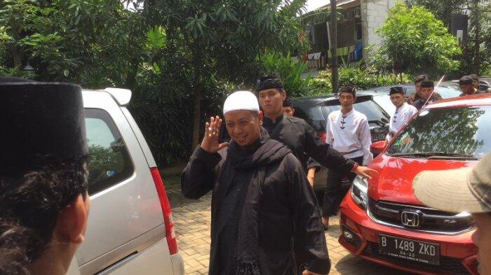 Dikonfirmasi Perihal Sering Absen di Sidang Cerai, Opick Hanya Ucapkan Empat Kata
