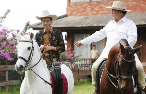Sepertinya Prabowo Galau Karena Makin Sulit Saingi Jokowi