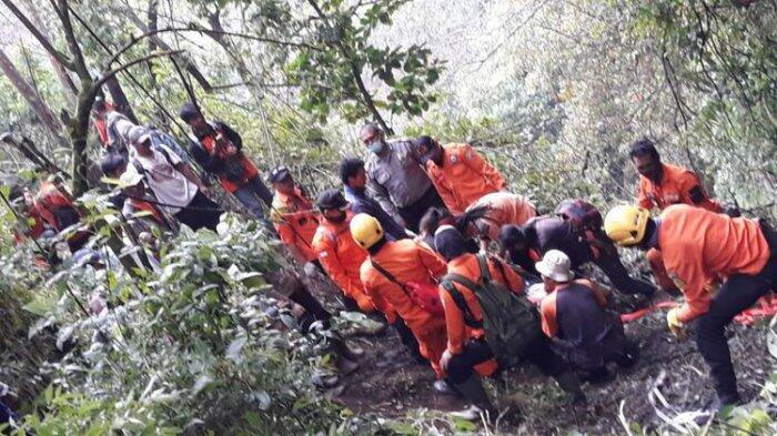 Kerumunan Monyet Jadi Petunjuk Ditemukannya Jenazah Pendaki Asing di Gunung Merbabu