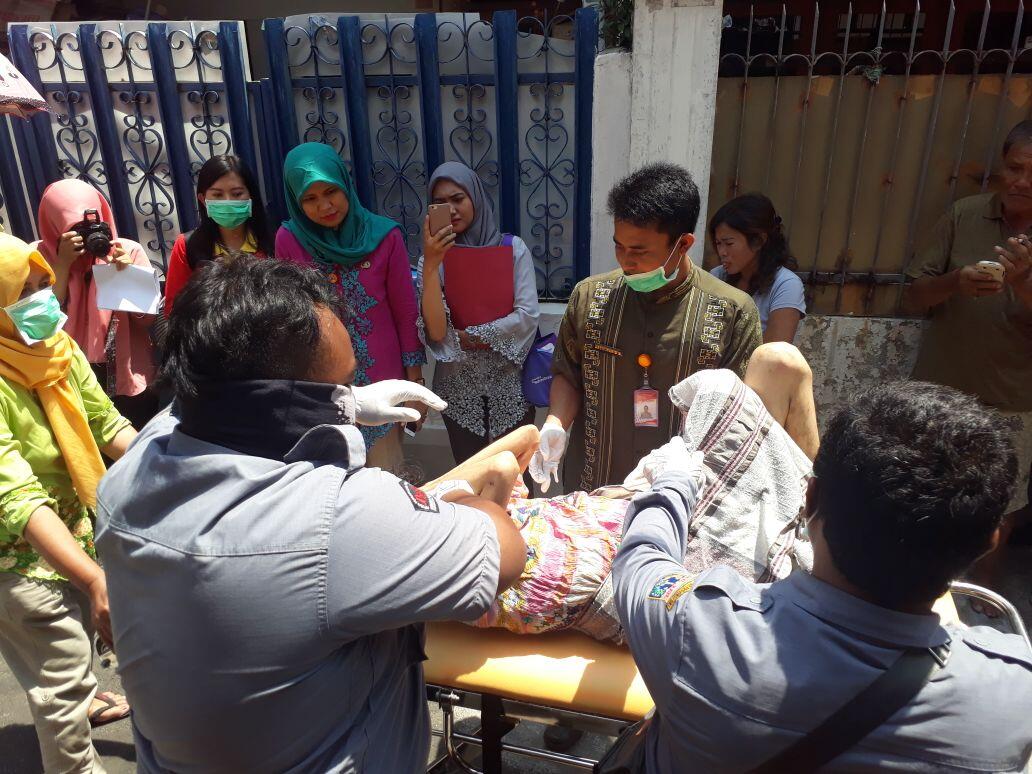 Tak Terurus Keluarga, Orang Gangguan Jiwa Diselamatkan Petugas