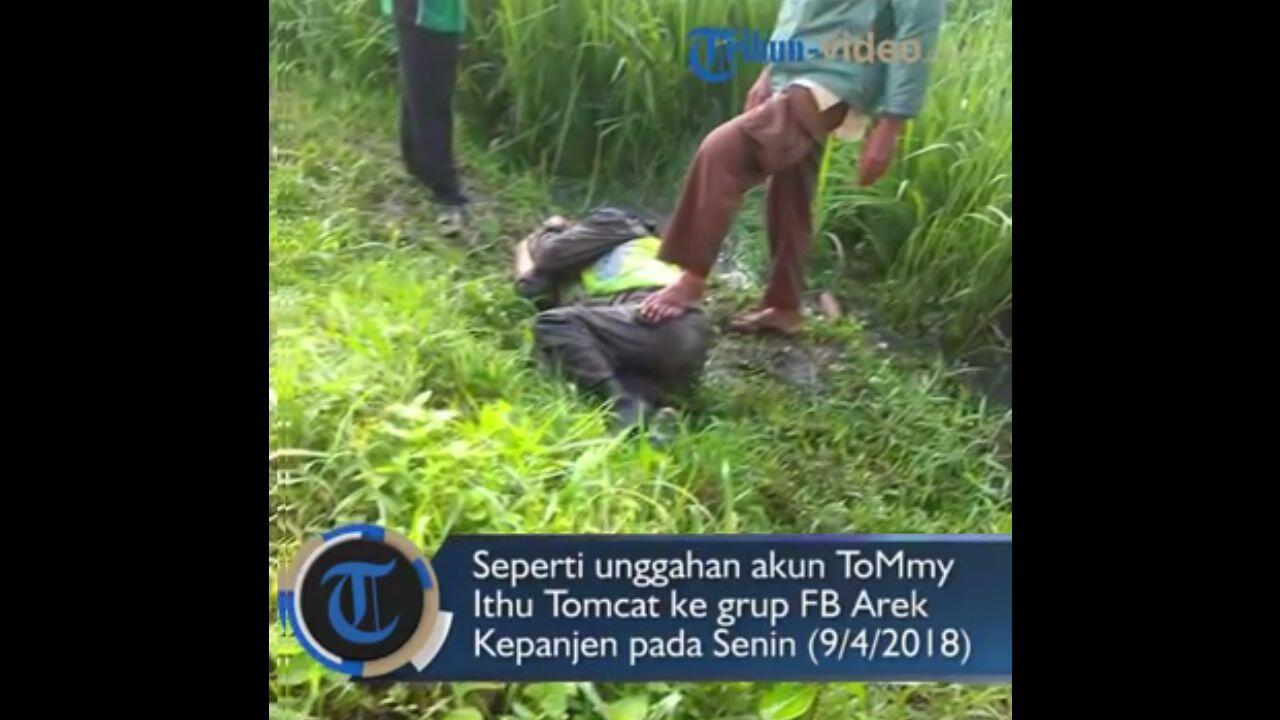 Pecatan Polisi Rampas Motor Pelajar Sekolah di Malang, Babak Belur Penuh Lumpur