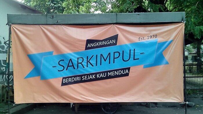 Kocak, Bawa-bawa Janda di Spanduk Peringatan, Coba Lihat yang Lain Juga