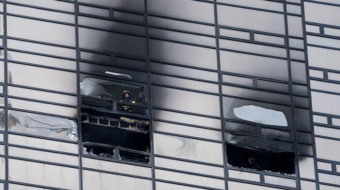 Tak Ada Sistem Sprinkler Atau Penyiram Api di Menara Trump Yang Terbakar di New York