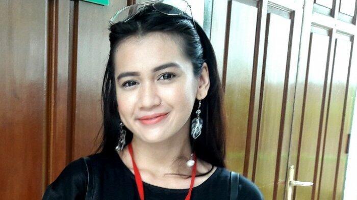 Punya Cowok Bule, Dhea Annisa Ragu Hubungannya Sampai ke Pelaminan