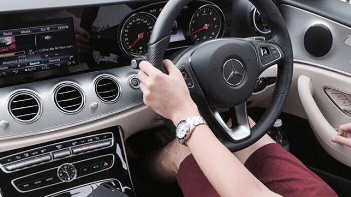 Berbahaya, Inilah 5 Benda yang Tidak Boleh Ditinggalkan di Dalam Mobil