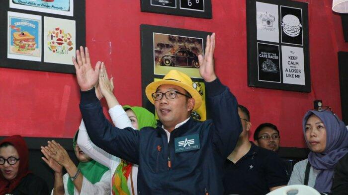 Kunjungi Sukabumi Kang Emil Nonton Persib Bareng Bobotoh