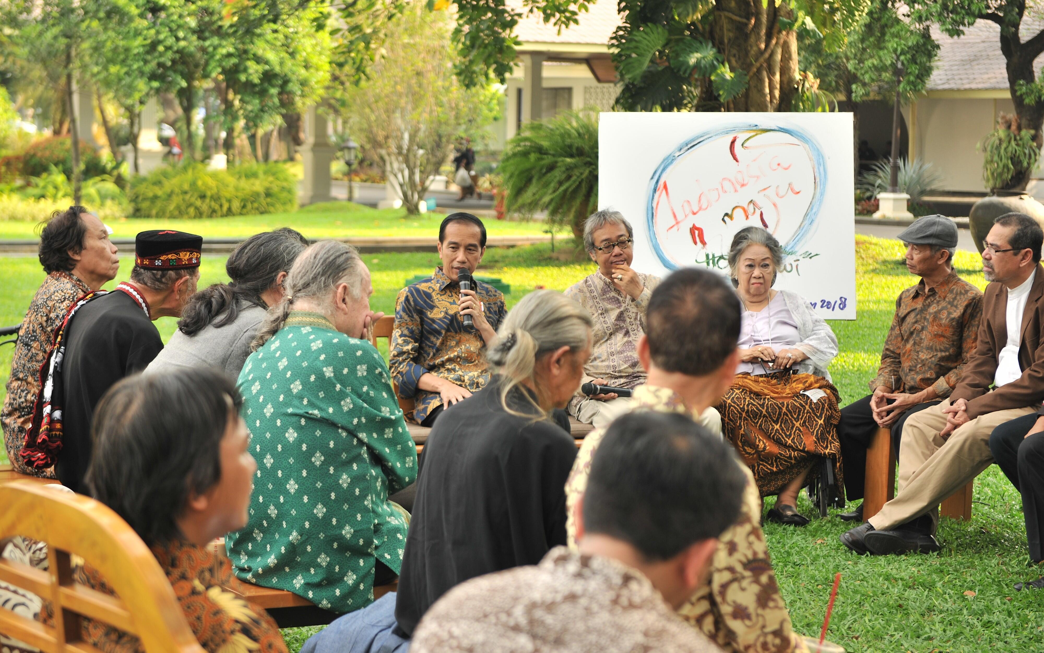 Bertemu Budayawan, Presiden Sampaikan Pentingnya Pembangunan Infrastruktur
