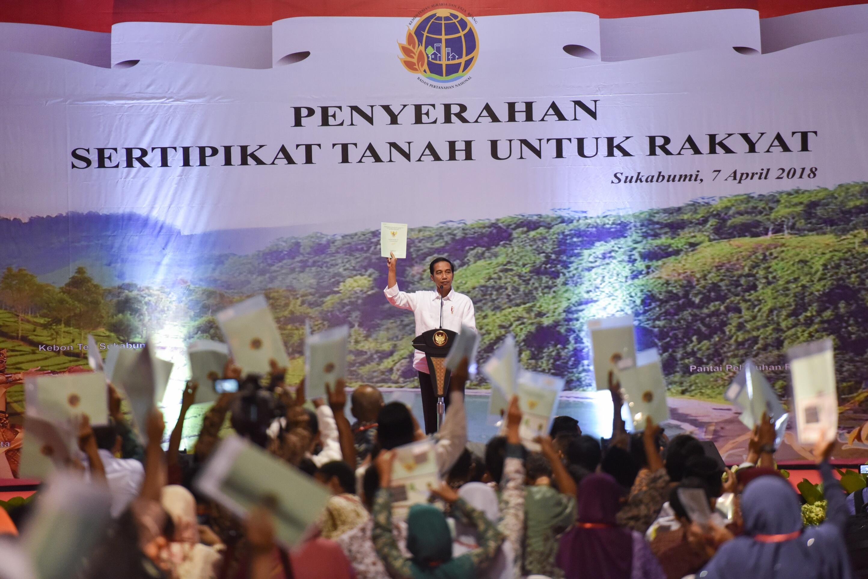 Presiden: Yang Dulu-Dulu Urus Sertifikatnya Lama, Benar Tidak?