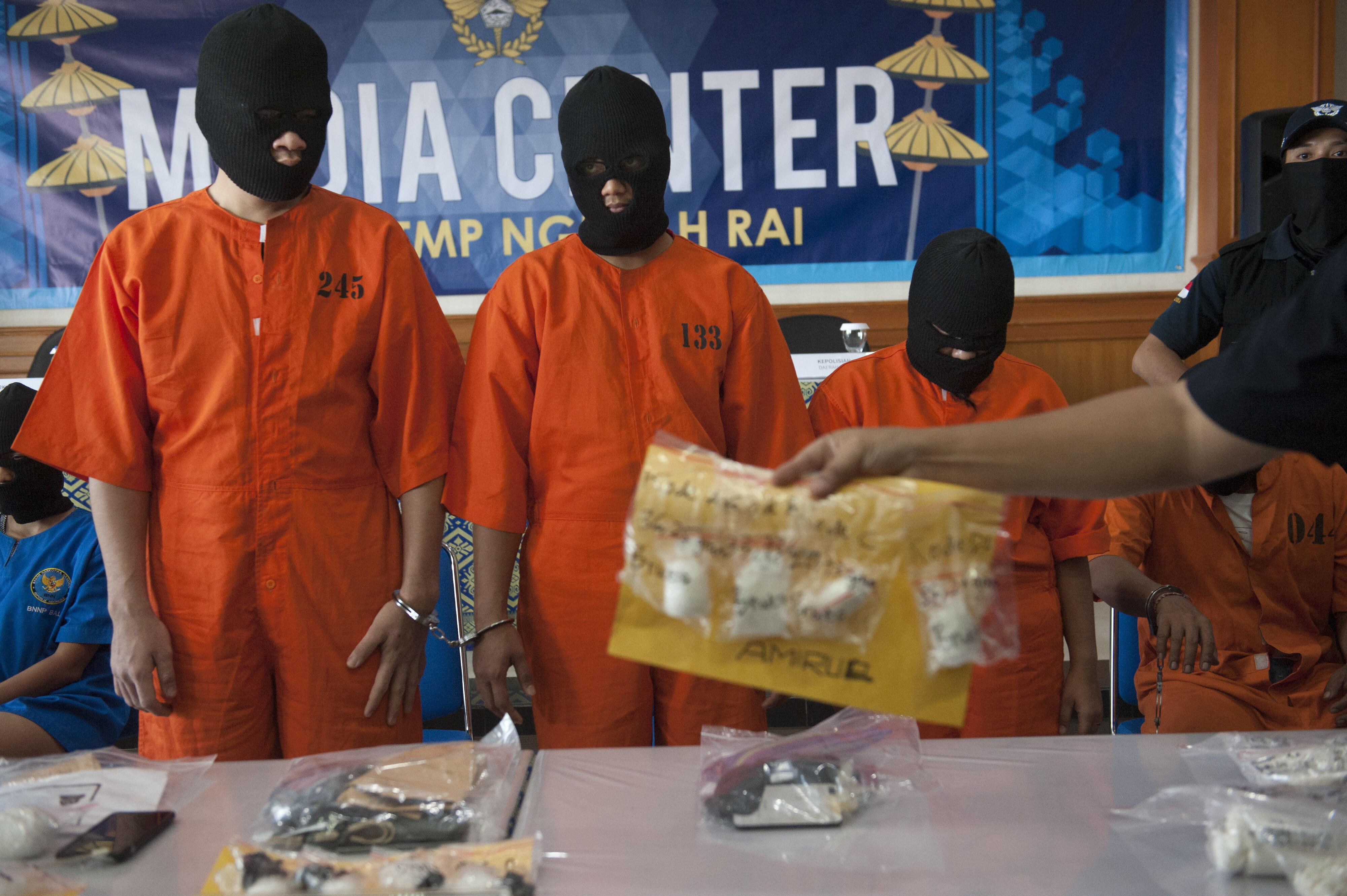 Satgas Pamtas Gagalkan Penyelundupan 4,2 Kg Sabu-Sabu Asal Malaysia