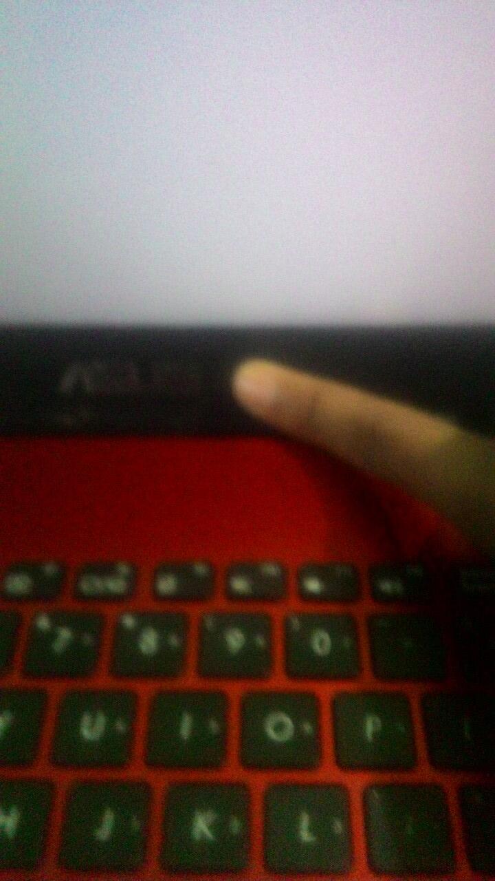 Bagian lcd leptop panas