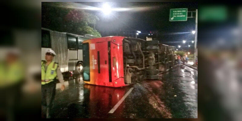 Bus Transjakarta Terbalik di Cawang, Ini Daftar Korbannya
