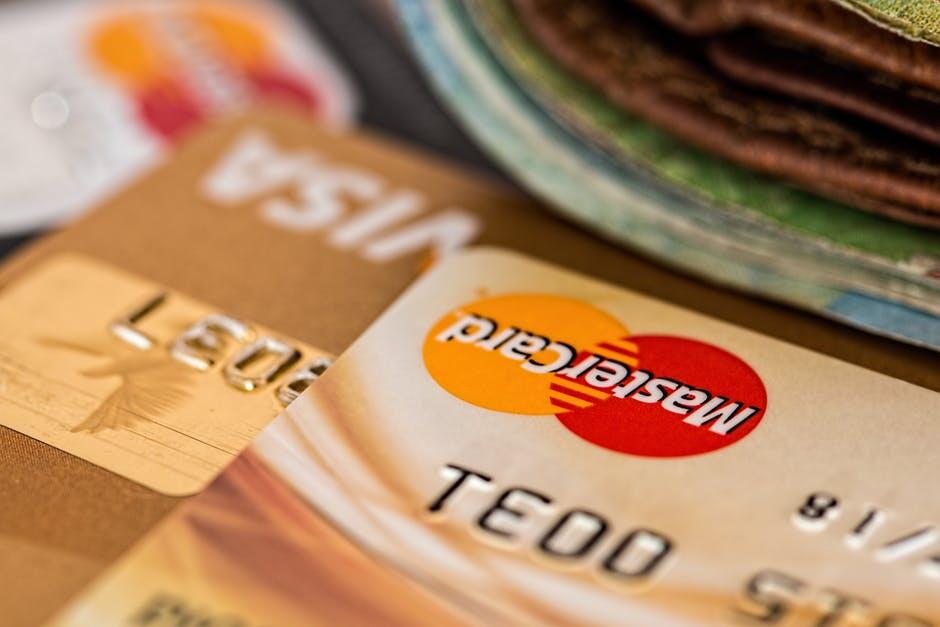 Polisi Ringkus Penggasak Kartu Kredit Nasabah di Banyak Bank