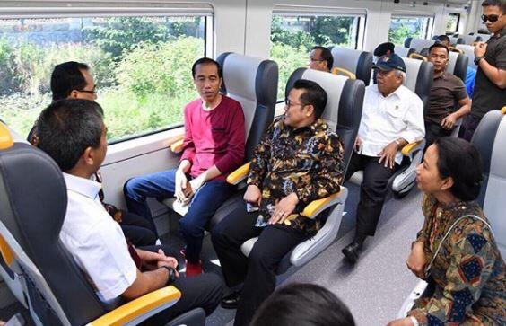Banyak Aksi dan Kekinian, Ini 12 Foto Jokowi yang Menjadi Viral