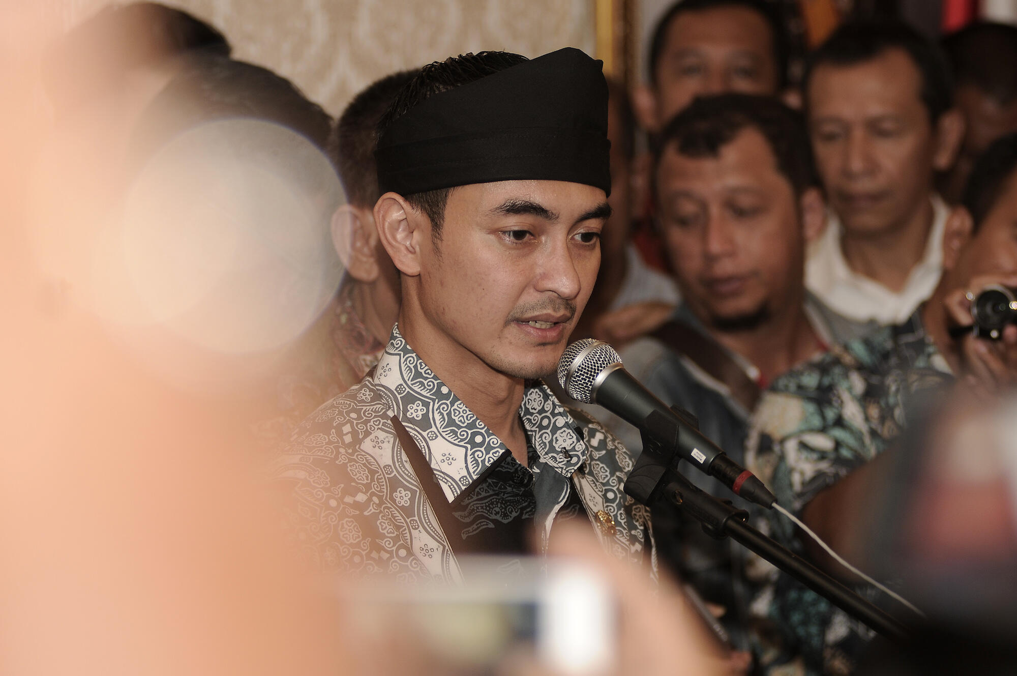 Gubernur Jambi Zumi Zola Ditahan KPK, Diduga Terima Suap Rp 6 Miliar