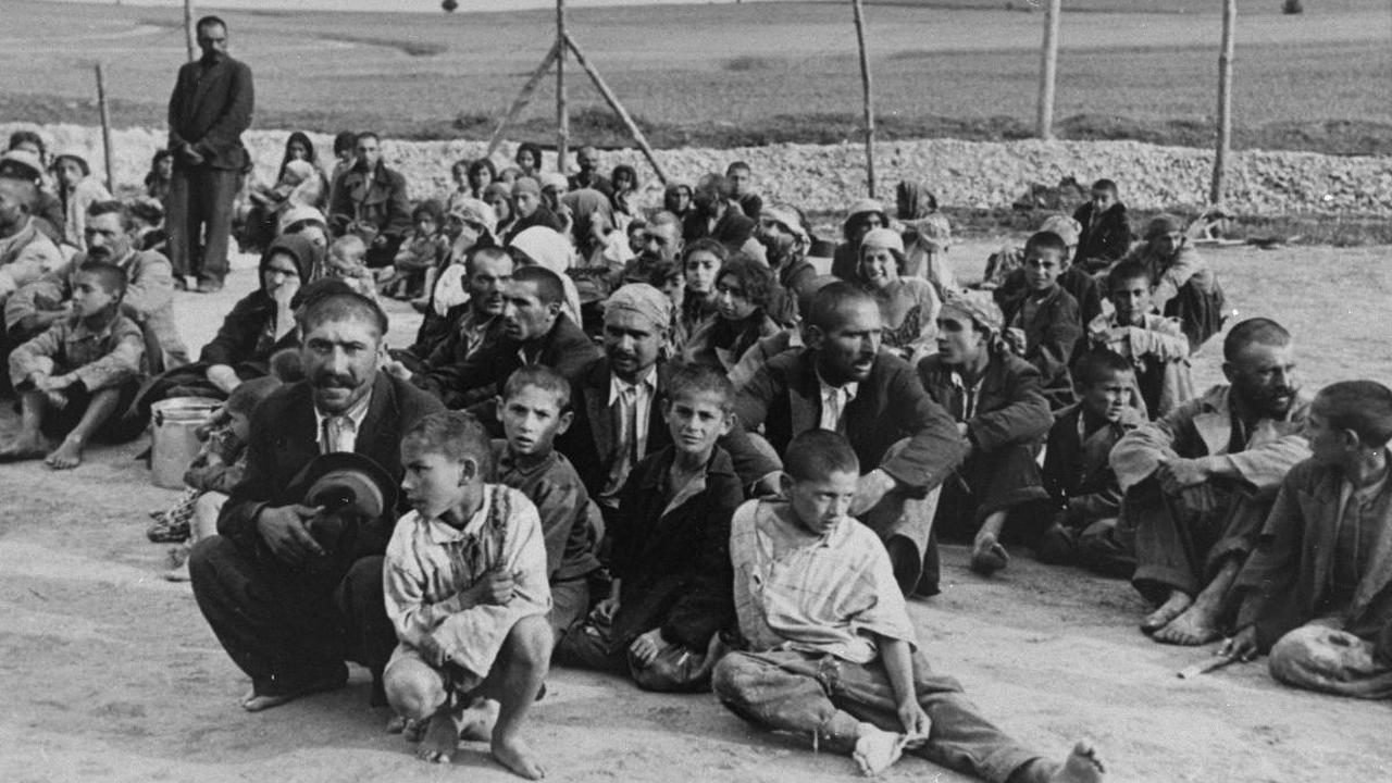 Bisa Meramal hingga Diburu Nazi, Ini 6 Fakta Menarik Kaum Gipsi