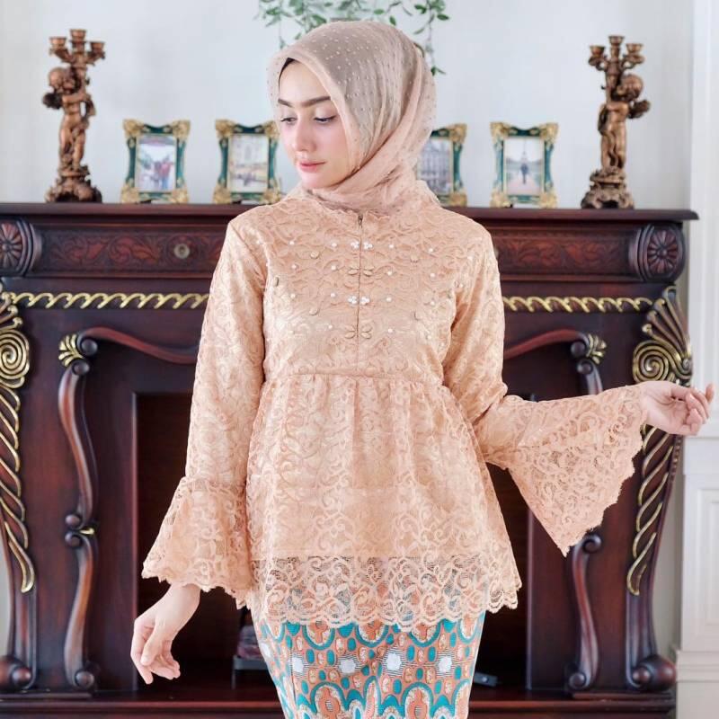 Wahai Para Calon Istri, 10 Inspirasi Kebaya Ini Bisa Ditiru Buat Lamaranmu Nanti!