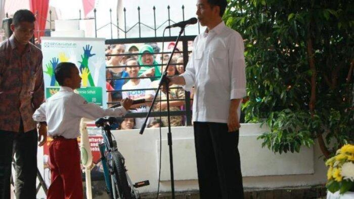 Jokowi Akan Ikuti Larangan Bawaslu Bagi-bagi Sepeda kepada Warga